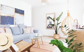 Lovely&Sunny Apartament Near Poris Beach